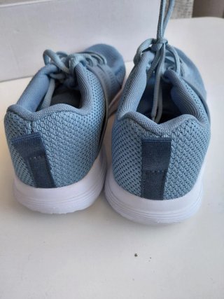 Zapatillas Deportivas Azules y Blancas