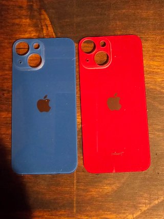 Tapa trasera iPhone 13 mini azul y roja