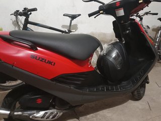 Suzuki Address 50 R Scooter Roja/Gris