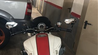 Yamaha MT-01 Naked Roja y Blanca