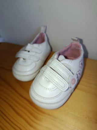 Zapatillas y patucos bebé 3-6 meses