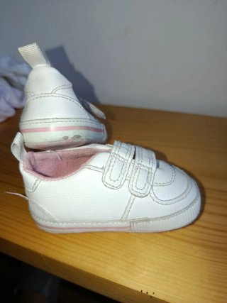 Zapatillas y patucos bebé 3-6 meses