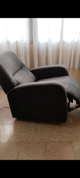 Sillón relax eléctrico y muy cómodo. Tela gris