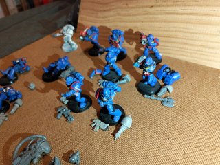Warhammer 40k 14 Marines Espaciales Puño Carmesí