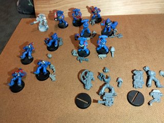 Warhammer 40k 14 Marines Espaciales Puño Carmesí