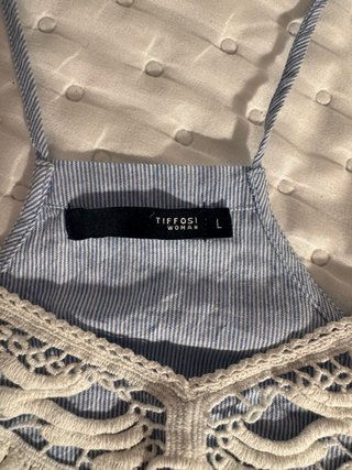 Blusa de tirantes con encaje