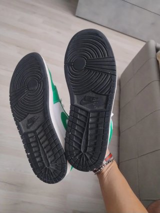 Scarpe Jordan Verdi e Bianche