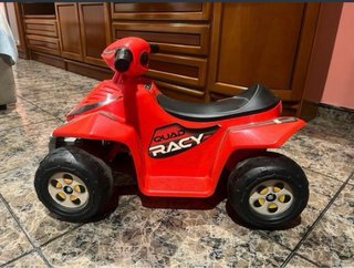 Quad eléctrico infantil Feber Racy rojo