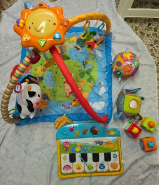 Gimnasio Bebé Vtech Sol con Manta y Juguetes