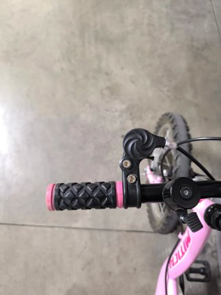 Bicicleta infantil de 16'' rosa.
