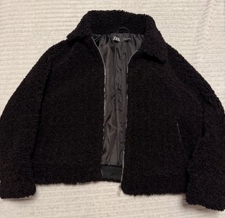 Abrigo Zara Negro Peluche