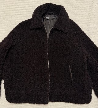 Abrigo Zara Negro Peluche