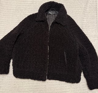Abrigo Zara Negro Peluche