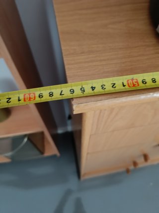 Estanterías madera y cómoda 5 cajones