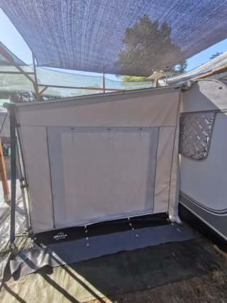 Toldo Thule Omnistor 4m con cerramiento