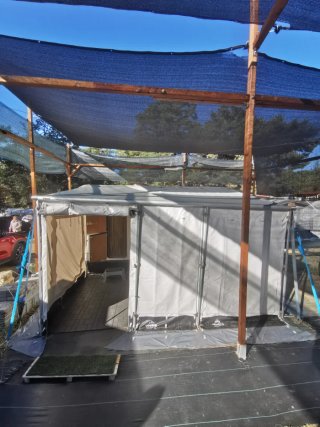 Toldo Thule Omnistor 4m con cerramiento