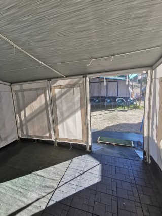 Toldo Thule Omnistor 4m con cerramiento