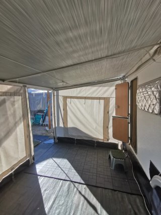 Toldo Thule Omnistor 4m con cerramiento