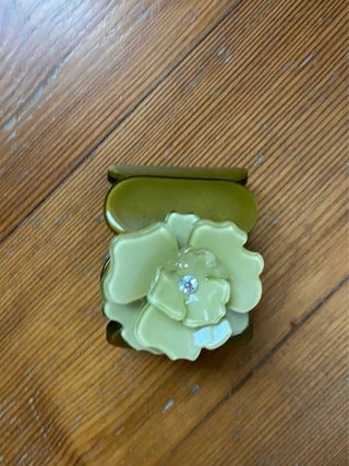 Bracciale resina verde fiore strass