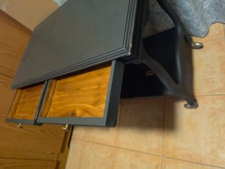 Urge.Mesa auxiliar vintage cn ruedas/cristal inter