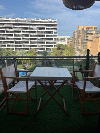 Mesa y sillas plegables terraza director