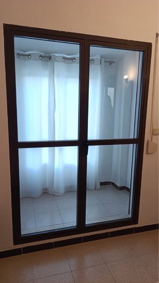 Puerta Balconera Aluminio y Cristal 200x140