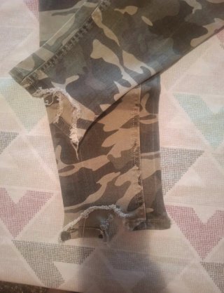 Pantalones Camuflaje Rotos Talla L