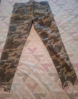 Pantalones Camuflaje Rotos Talla L