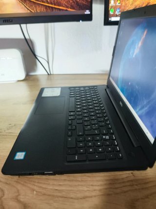 Dell Vostro 3000 15" Core i3 Th Gen 2.3 GHz - SSD