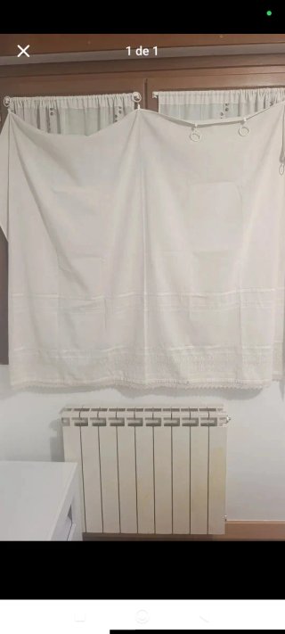 Cortina blanca de tela