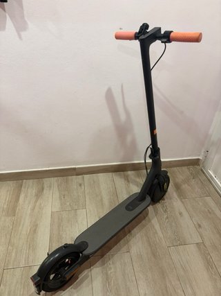 Cargador Patinete Eléctrico Negro