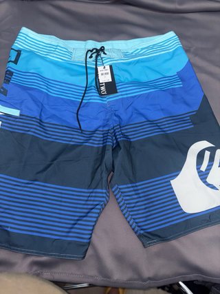 Bañador azul y negro