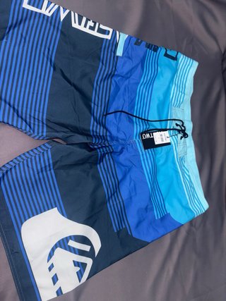 Bañador azul y negro