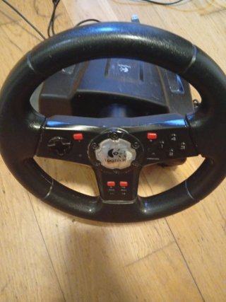 Volante y Pedales Logitech PC/PS3 Precio negociabl