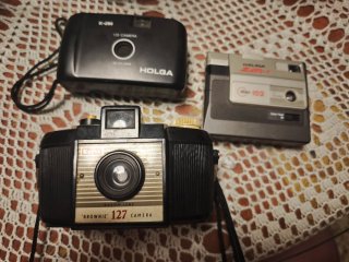 Lote 4 Cámaras Antiguas: Kodak, Holga,Halina