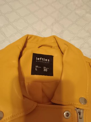 Chaqueta cuero sintético Lefties amarilla Talla L