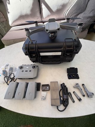 Dron DJI Mavic Air 2 Fly Combo