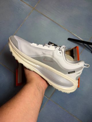 Nike Vomero 18 GTX Grigio/Bianco