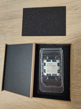 AMD Ryzen 7 7800X3D