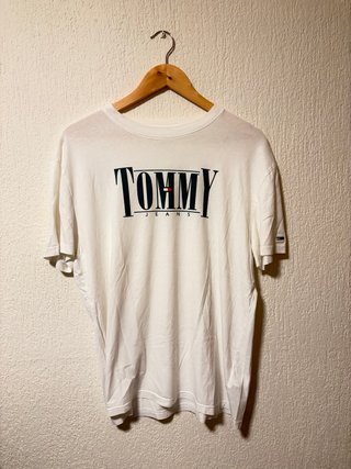 Pack 4 Camisetas: Tommy, BMW, Mercedes AMG