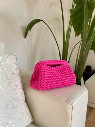 Clutch fucsia con molla 18cm
