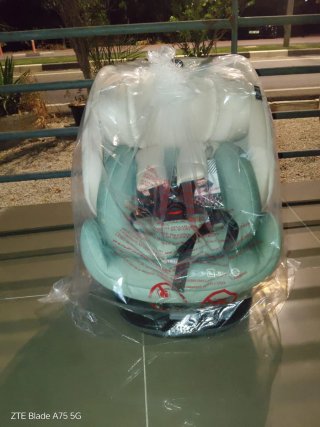 Silla de coche para bebé nueva