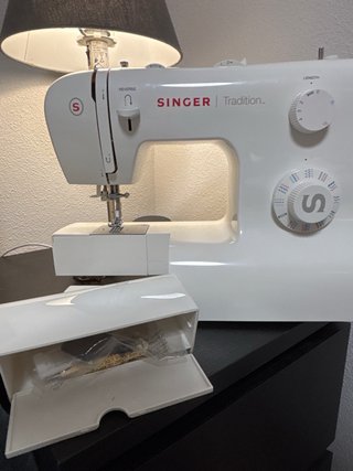 Máquina de coser SINGER Tradition 2282
