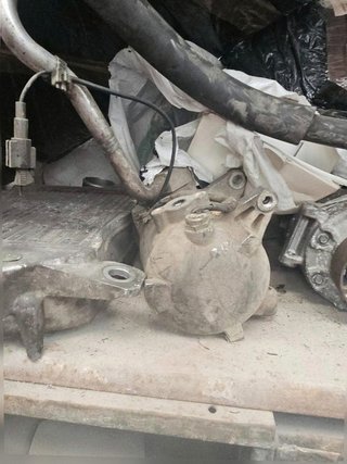 Compresor de aire acondicionado Nissan Terrano...