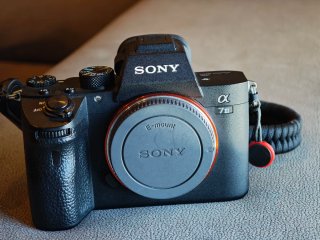 Sony A7 III + Tamron 28-75mm f/2.8 de regalo.