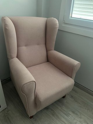 Sillón orejero beige/rosa
