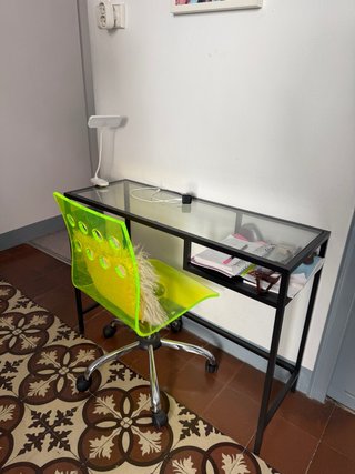 Consola de cristal y metal