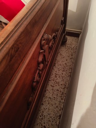 Cama antigua isabelina S. XIX nogal tallada