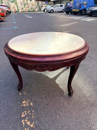 Mesa antigua redonda de mármol y madera