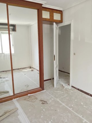 Pintura y enlucido para paredes